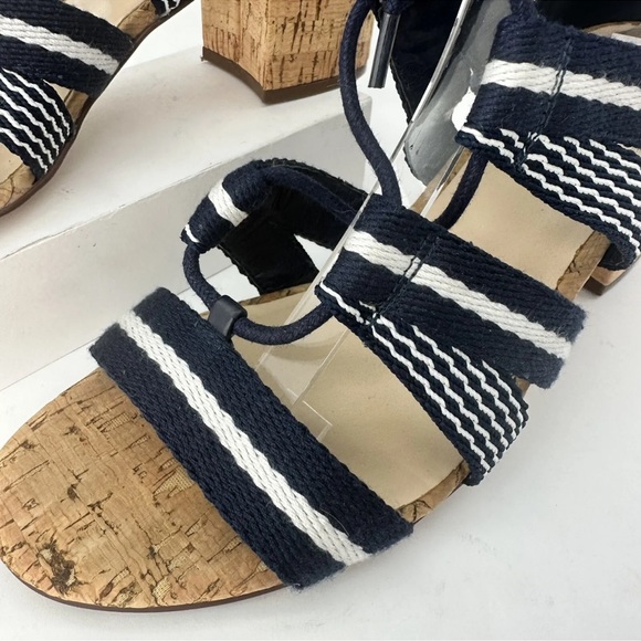 Fun Nine West sandals size 9. Leather and fabric with cork heels. Summer ready! - Picture 4 of 12